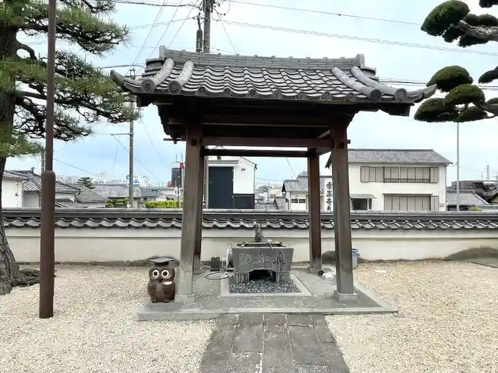 真如院(常楽寺塔頭)の手水舎