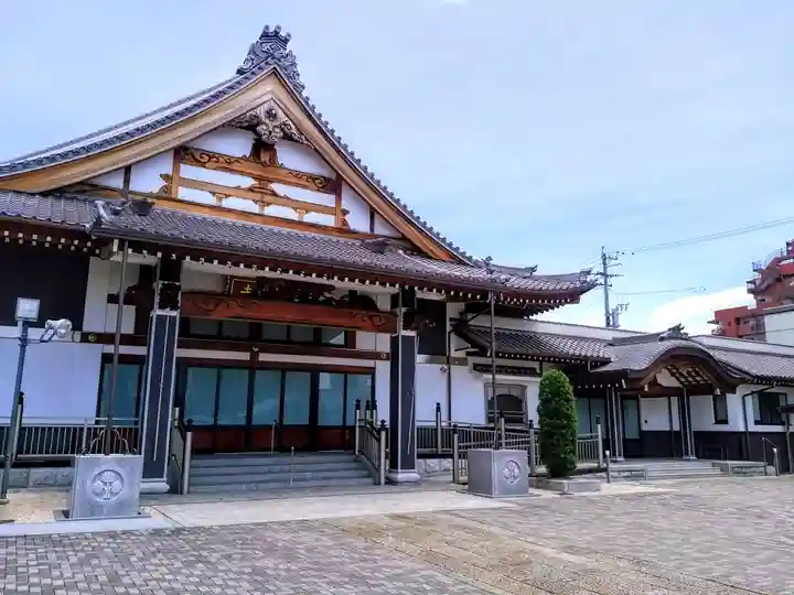 善光寺の本殿・本堂