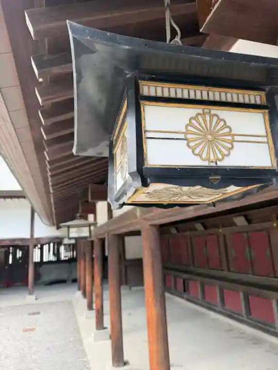 秩父神社の{uncategorized: "未分類", other: "その他", undefined: "問題あり", building: "その他建物", grave: "お墓", sacred_gate: "鳥居", guardian: "狛犬", statue: "像", buddha: "仏像", history: "歴史", nature: "自然", garden: "庭園", animal: "動物", pagoda: "塔", temizu: "手水舎", mountain_gate: "山門・神門", sanctuary: "本殿・本堂", subordinate: "末社・摂社", art: "芸術", scenery: "景色", jizo: "地蔵", ema: "絵馬", goshuin: "御朱印", omikuji: "おみくじ", items: "授与品その他", amulet: "お守り", goshuincho: "御朱印帳", eats: "食事", festival: "お祭り", votive_dance: "神楽", shichigosan: "七五三参", wedding: "結婚式", experience: "体験その他", initially: "初詣", around: "周辺", anti_infection: "感染症対策"}