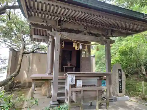 氣多大社の{uncategorized: "未分類", other: "その他", undefined: "問題あり", building: "その他建物", grave: "お墓", sacred_gate: "鳥居", guardian: "狛犬", statue: "像", buddha: "仏像", history: "歴史", nature: "自然", garden: "庭園", animal: "動物", pagoda: "塔", temizu: "手水舎", mountain_gate: "山門・神門", sanctuary: "本殿・本堂", subordinate: "末社・摂社", art: "芸術", scenery: "景色", jizo: "地蔵", ema: "絵馬", goshuin: "御朱印", omikuji: "おみくじ", items: "授与品その他", amulet: "お守り", goshuincho: "御朱印帳", eats: "食事", festival: "お祭り", votive_dance: "神楽", shichigosan: "七五三参", wedding: "結婚式", experience: "体験その他", initially: "初詣", around: "周辺", anti_infection: "感染症対策"}