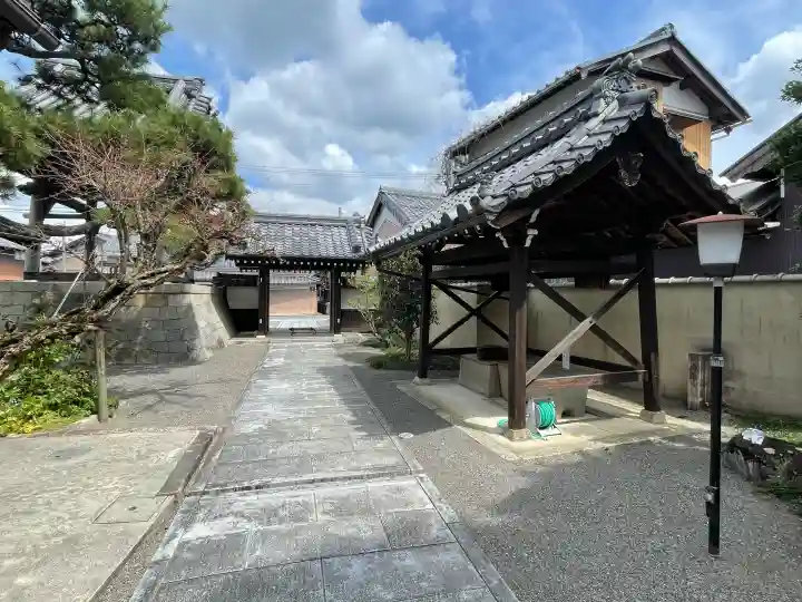 誓敬寺の{uncategorized: "未分類", other: "その他", undefined: "問題あり", building: "その他建物", grave: "お墓", sacred_gate: "鳥居", guardian: "狛犬", statue: "像", buddha: "仏像", history: "歴史", nature: "自然", garden: "庭園", animal: "動物", pagoda: "塔", temizu: "手水舎", mountain_gate: "山門・神門", sanctuary: "本殿・本堂", subordinate: "末社・摂社", art: "芸術", scenery: "景色", jizo: "地蔵", ema: "絵馬", goshuin: "御朱印", omikuji: "おみくじ", items: "授与品その他", amulet: "お守り", goshuincho: "御朱印帳", eats: "食事", festival: "お祭り", votive_dance: "神楽", shichigosan: "七五三参", wedding: "結婚式", experience: "体験その他", initially: "初詣", around: "周辺", anti_infection: "感染症対策"}