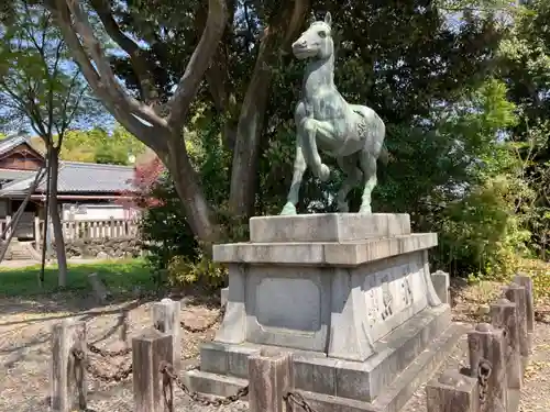 城山八幡宮の像