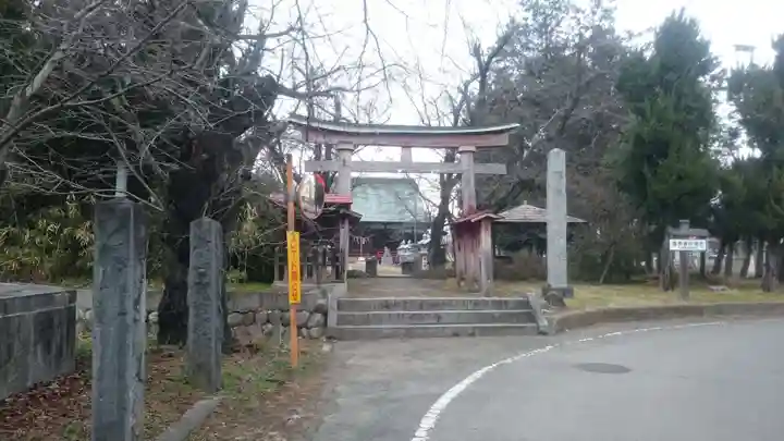 賀茂春日神社の鳥居