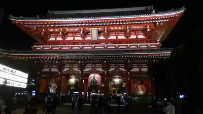 浅草寺の山門・神門