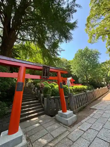 根津神社の{uncategorized: "未分類", other: "その他", undefined: "問題あり", building: "その他建物", grave: "お墓", sacred_gate: "鳥居", guardian: "狛犬", statue: "像", buddha: "仏像", history: "歴史", nature: "自然", garden: "庭園", animal: "動物", pagoda: "塔", temizu: "手水舎", mountain_gate: "山門・神門", sanctuary: "本殿・本堂", subordinate: "末社・摂社", art: "芸術", scenery: "景色", jizo: "地蔵", ema: "絵馬", goshuin: "御朱印", omikuji: "おみくじ", items: "授与品その他", amulet: "お守り", goshuincho: "御朱印帳", eats: "食事", festival: "お祭り", votive_dance: "神楽", shichigosan: "七五三参", wedding: "結婚式", experience: "体験その他", initially: "初詣", around: "周辺", anti_infection: "感染症対策"}