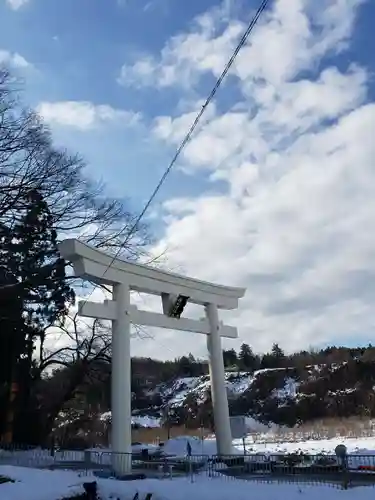 雄山神社前立社壇の鳥居