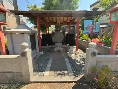 静御前の墓(光了寺跡)の{uncategorized: "未分類", other: "その他", undefined: "問題あり", building: "その他建物", grave: "お墓", sacred_gate: "鳥居", guardian: "狛犬", statue: "像", buddha: "仏像", history: "歴史", nature: "自然", garden: "庭園", animal: "動物", pagoda: "塔", temizu: "手水舎", mountain_gate: "山門・神門", sanctuary: "本殿・本堂", subordinate: "末社・摂社", art: "芸術", scenery: "景色", jizo: "地蔵", ema: "絵馬", goshuin: "御朱印", omikuji: "おみくじ", items: "授与品その他", amulet: "お守り", goshuincho: "御朱印帳", eats: "食事", festival: "お祭り", votive_dance: "神楽", shichigosan: "七五三参", wedding: "結婚式", experience: "体験その他", initially: "初詣", around: "周辺", anti_infection: "感染症対策"}