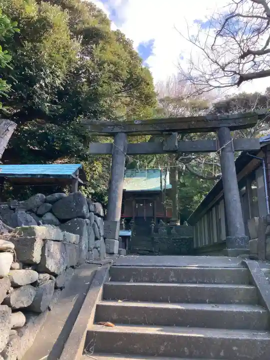 岡田八幡神社の{uncategorized: "未分類", other: "その他", undefined: "問題あり", building: "その他建物", grave: "お墓", sacred_gate: "鳥居", guardian: "狛犬", statue: "像", buddha: "仏像", history: "歴史", nature: "自然", garden: "庭園", animal: "動物", pagoda: "塔", temizu: "手水舎", mountain_gate: "山門・神門", sanctuary: "本殿・本堂", subordinate: "末社・摂社", art: "芸術", scenery: "景色", jizo: "地蔵", ema: "絵馬", goshuin: "御朱印", omikuji: "おみくじ", items: "授与品その他", amulet: "お守り", goshuincho: "御朱印帳", eats: "食事", festival: "お祭り", votive_dance: "神楽", shichigosan: "七五三参", wedding: "結婚式", experience: "体験その他", initially: "初詣", around: "周辺", anti_infection: "感染症対策"}