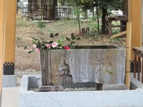 三ケ尻八幡神社の手水舎