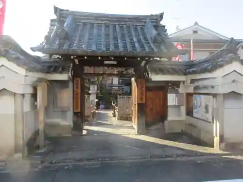 大蓮寺の山門