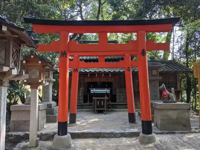 三輪成願稲荷神社(大神神社境外末社)の鳥居