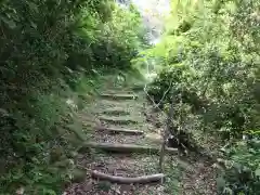 荒磯魚見根神社の建物その他