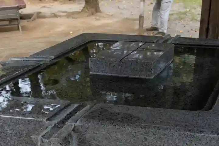 武田神社の手水舎