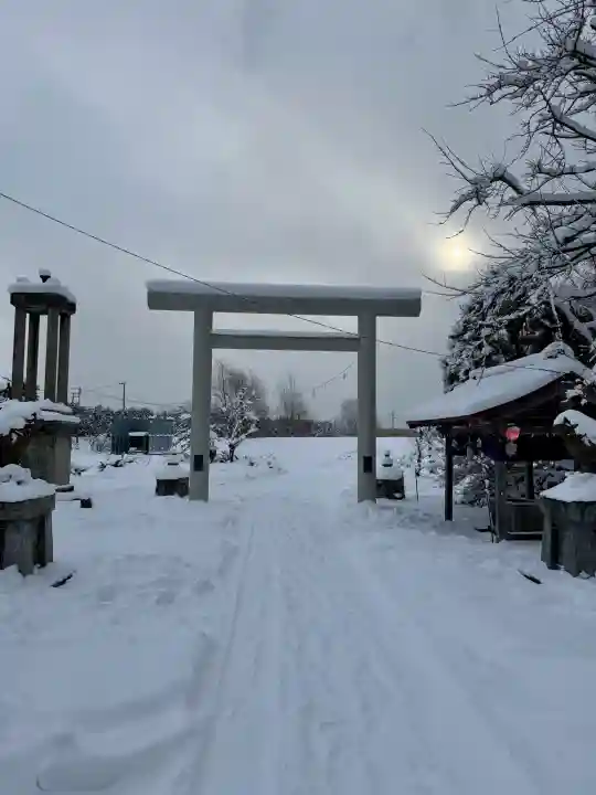 秋葉神社の{uncategorized: "未分類", other: "その他", undefined: "問題あり", building: "その他建物", grave: "お墓", sacred_gate: "鳥居", guardian: "狛犬", statue: "像", buddha: "仏像", history: "歴史", nature: "自然", garden: "庭園", animal: "動物", pagoda: "塔", temizu: "手水舎", mountain_gate: "山門・神門", sanctuary: "本殿・本堂", subordinate: "末社・摂社", art: "芸術", scenery: "景色", jizo: "地蔵", ema: "絵馬", goshuin: "御朱印", omikuji: "おみくじ", items: "授与品その他", amulet: "お守り", goshuincho: "御朱印帳", eats: "食事", festival: "お祭り", votive_dance: "神楽", shichigosan: "七五三参", wedding: "結婚式", experience: "体験その他", initially: "初詣", around: "周辺", anti_infection: "感染症対策"}