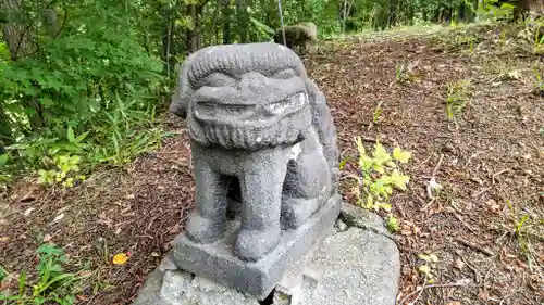 忍路神社の狛犬