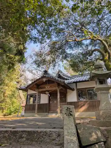 畑神社の{uncategorized: "未分類", other: "その他", undefined: "問題あり", building: "その他建物", grave: "お墓", sacred_gate: "鳥居", guardian: "狛犬", statue: "像", buddha: "仏像", history: "歴史", nature: "自然", garden: "庭園", animal: "動物", pagoda: "塔", temizu: "手水舎", mountain_gate: "山門・神門", sanctuary: "本殿・本堂", subordinate: "末社・摂社", art: "芸術", scenery: "景色", jizo: "地蔵", ema: "絵馬", goshuin: "御朱印", omikuji: "おみくじ", items: "授与品その他", amulet: "お守り", goshuincho: "御朱印帳", eats: "食事", festival: "お祭り", votive_dance: "神楽", shichigosan: "七五三参", wedding: "結婚式", experience: "体験その他", initially: "初詣", around: "周辺", anti_infection: "感染症対策"}