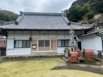 海恵寺の{uncategorized: "未分類", other: "その他", undefined: "問題あり", building: "その他建物", grave: "お墓", sacred_gate: "鳥居", guardian: "狛犬", statue: "像", buddha: "仏像", history: "歴史", nature: "自然", garden: "庭園", animal: "動物", pagoda: "塔", temizu: "手水舎", mountain_gate: "山門・神門", sanctuary: "本殿・本堂", subordinate: "末社・摂社", art: "芸術", scenery: "景色", jizo: "地蔵", ema: "絵馬", goshuin: "御朱印", omikuji: "おみくじ", items: "授与品その他", amulet: "お守り", goshuincho: "御朱印帳", eats: "食事", festival: "お祭り", votive_dance: "神楽", shichigosan: "七五三参", wedding: "結婚式", experience: "体験その他", initially: "初詣", around: "周辺", anti_infection: "感染症対策"}