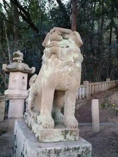 素盞嗚神社の狛犬