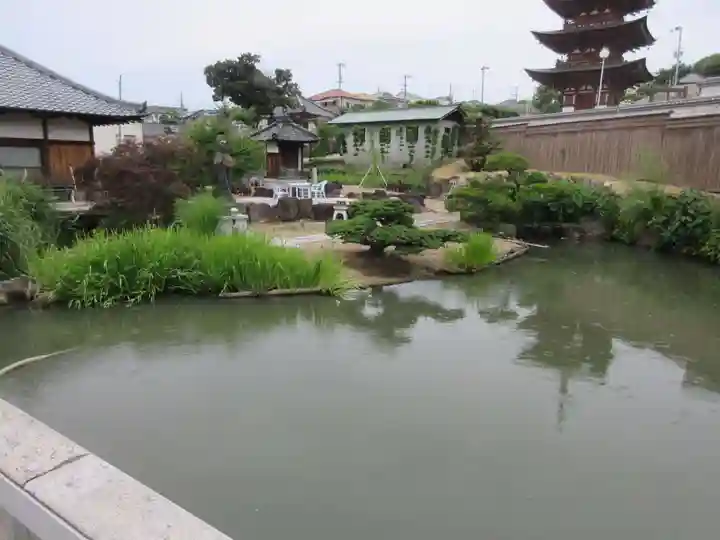 家原寺の庭園