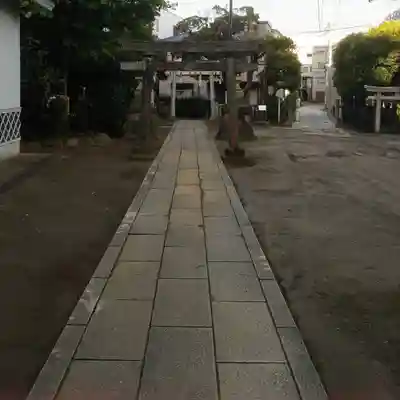 綾瀬稲荷神社の鳥居