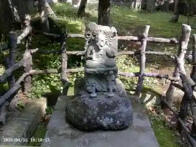 西向天神社の{uncategorized: "未分類", other: "その他", undefined: "問題あり", building: "その他建物", grave: "お墓", sacred_gate: "鳥居", guardian: "狛犬", statue: "像", buddha: "仏像", history: "歴史", nature: "自然", garden: "庭園", animal: "動物", pagoda: "塔", temizu: "手水舎", mountain_gate: "山門・神門", sanctuary: "本殿・本堂", subordinate: "末社・摂社", art: "芸術", scenery: "景色", jizo: "地蔵", ema: "絵馬", goshuin: "御朱印", omikuji: "おみくじ", items: "授与品その他", amulet: "お守り", goshuincho: "御朱印帳", eats: "食事", festival: "お祭り", votive_dance: "神楽", shichigosan: "七五三参", wedding: "結婚式", experience: "体験その他", initially: "初詣", around: "周辺", anti_infection: "感染症対策"}