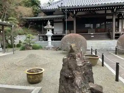 長福寺の{uncategorized: "未分類", other: "その他", undefined: "問題あり", building: "その他建物", grave: "お墓", sacred_gate: "鳥居", guardian: "狛犬", statue: "像", buddha: "仏像", history: "歴史", nature: "自然", garden: "庭園", animal: "動物", pagoda: "塔", temizu: "手水舎", mountain_gate: "山門・神門", sanctuary: "本殿・本堂", subordinate: "末社・摂社", art: "芸術", scenery: "景色", jizo: "地蔵", ema: "絵馬", goshuin: "御朱印", omikuji: "おみくじ", items: "授与品その他", amulet: "お守り", goshuincho: "御朱印帳", eats: "食事", festival: "お祭り", votive_dance: "神楽", shichigosan: "七五三参", wedding: "結婚式", experience: "体験その他", initially: "初詣", around: "周辺", anti_infection: "感染症対策"}