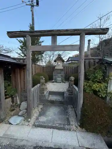八上姫神社の{uncategorized: "未分類", other: "その他", undefined: "問題あり", building: "その他建物", grave: "お墓", sacred_gate: "鳥居", guardian: "狛犬", statue: "像", buddha: "仏像", history: "歴史", nature: "自然", garden: "庭園", animal: "動物", pagoda: "塔", temizu: "手水舎", mountain_gate: "山門・神門", sanctuary: "本殿・本堂", subordinate: "末社・摂社", art: "芸術", scenery: "景色", jizo: "地蔵", ema: "絵馬", goshuin: "御朱印", omikuji: "おみくじ", items: "授与品その他", amulet: "お守り", goshuincho: "御朱印帳", eats: "食事", festival: "お祭り", votive_dance: "神楽", shichigosan: "七五三参", wedding: "結婚式", experience: "体験その他", initially: "初詣", around: "周辺", anti_infection: "感染症対策"}