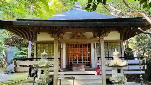 笠置寺の本殿・本堂