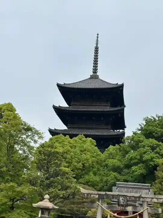 東寺(教王護国寺)の{uncategorized: "未分類", other: "その他", undefined: "問題あり", building: "その他建物", grave: "お墓", sacred_gate: "鳥居", guardian: "狛犬", statue: "像", buddha: "仏像", history: "歴史", nature: "自然", garden: "庭園", animal: "動物", pagoda: "塔", temizu: "手水舎", mountain_gate: "山門・神門", sanctuary: "本殿・本堂", subordinate: "末社・摂社", art: "芸術", scenery: "景色", jizo: "地蔵", ema: "絵馬", goshuin: "御朱印", omikuji: "おみくじ", items: "授与品その他", amulet: "お守り", goshuincho: "御朱印帳", eats: "食事", festival: "お祭り", votive_dance: "神楽", shichigosan: "七五三参", wedding: "結婚式", experience: "体験その他", initially: "初詣", around: "周辺", anti_infection: "感染症対策"}