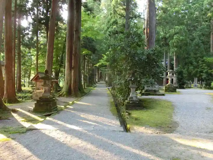 雄山神社中宮祈願殿(富山県)
