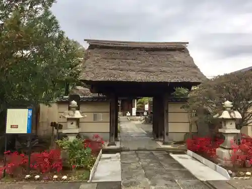 多聞寺の山門