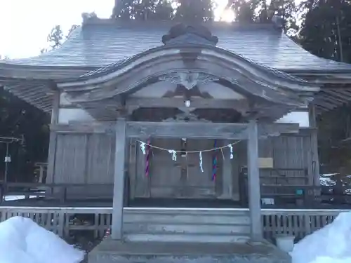 兜神社の本殿