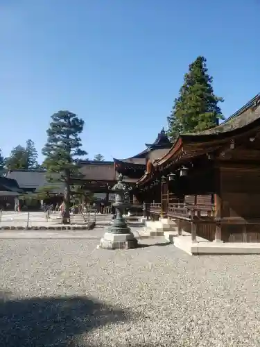 多賀大社の{uncategorized: "未分類", other: "その他", undefined: "問題あり", building: "その他建物", grave: "お墓", sacred_gate: "鳥居", guardian: "狛犬", statue: "像", buddha: "仏像", history: "歴史", nature: "自然", garden: "庭園", animal: "動物", pagoda: "塔", temizu: "手水舎", mountain_gate: "山門・神門", sanctuary: "本殿・本堂", subordinate: "末社・摂社", art: "芸術", scenery: "景色", jizo: "地蔵", ema: "絵馬", goshuin: "御朱印", omikuji: "おみくじ", items: "授与品その他", amulet: "お守り", goshuincho: "御朱印帳", eats: "食事", festival: "お祭り", votive_dance: "神楽", shichigosan: "七五三参", wedding: "結婚式", experience: "体験その他", initially: "初詣", around: "周辺", anti_infection: "感染症対策"}
