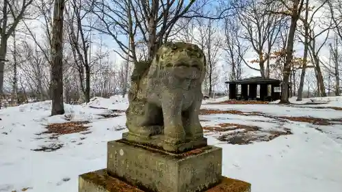 忠栄金刀比羅神社の狛犬