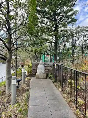 福禄寿（小石川七福神）の{uncategorized: "未分類", other: "その他", undefined: "問題あり", building: "その他建物", grave: "お墓", sacred_gate: "鳥居", guardian: "狛犬", statue: "像", buddha: "仏像", history: "歴史", nature: "自然", garden: "庭園", animal: "動物", pagoda: "塔", temizu: "手水舎", mountain_gate: "山門・神門", sanctuary: "本殿・本堂", subordinate: "末社・摂社", art: "芸術", scenery: "景色", jizo: "地蔵", ema: "絵馬", goshuin: "御朱印", omikuji: "おみくじ", items: "授与品その他", amulet: "お守り", goshuincho: "御朱印帳", eats: "食事", festival: "お祭り", votive_dance: "神楽", shichigosan: "七五三参", wedding: "結婚式", experience: "体験その他", initially: "初詣", around: "周辺", anti_infection: "感染症対策"}