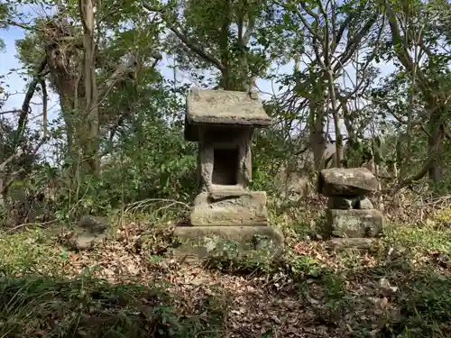 検儀谷神社の末社