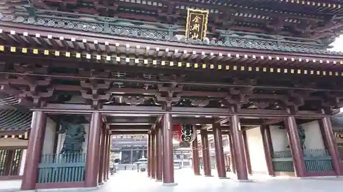 川崎大師（平間寺）の山門・神門