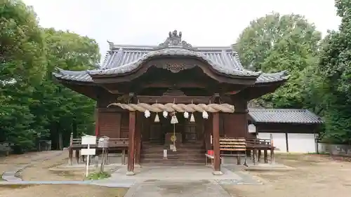 松山神社の本殿