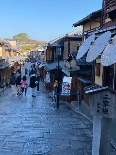 清水寺の{uncategorized: "未分類", other: "その他", undefined: "問題あり", building: "その他建物", grave: "お墓", sacred_gate: "鳥居", guardian: "狛犬", statue: "像", buddha: "仏像", history: "歴史", nature: "自然", garden: "庭園", animal: "動物", pagoda: "塔", temizu: "手水舎", mountain_gate: "山門・神門", sanctuary: "本殿・本堂", subordinate: "末社・摂社", art: "芸術", scenery: "景色", jizo: "地蔵", ema: "絵馬", goshuin: "御朱印", omikuji: "おみくじ", items: "授与品その他", amulet: "お守り", goshuincho: "御朱印帳", eats: "食事", festival: "お祭り", votive_dance: "神楽", shichigosan: "七五三参", wedding: "結婚式", experience: "体験その他", initially: "初詣", around: "周辺", anti_infection: "感染症対策"}