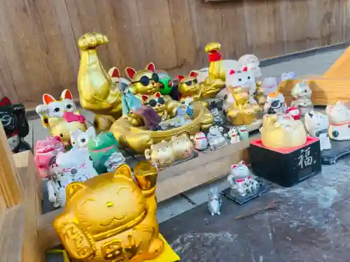 正一位 若草稲荷神社の{uncategorized: "未分類", other: "その他", undefined: "問題あり", building: "その他建物", grave: "お墓", sacred_gate: "鳥居", guardian: "狛犬", statue: "像", buddha: "仏像", history: "歴史", nature: "自然", garden: "庭園", animal: "動物", pagoda: "塔", temizu: "手水舎", mountain_gate: "山門・神門", sanctuary: "本殿・本堂", subordinate: "末社・摂社", art: "芸術", scenery: "景色", jizo: "地蔵", ema: "絵馬", goshuin: "御朱印", omikuji: "おみくじ", items: "授与品その他", amulet: "お守り", goshuincho: "御朱印帳", eats: "食事", festival: "お祭り", votive_dance: "神楽", shichigosan: "七五三参", wedding: "結婚式", experience: "体験その他", initially: "初詣", around: "周辺", anti_infection: "感染症対策"}