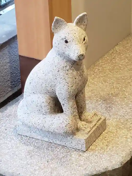 初音森神社の狛犬