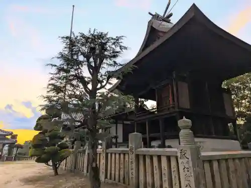 長尾神社の{uncategorized: "未分類", other: "その他", undefined: "問題あり", building: "その他建物", grave: "お墓", sacred_gate: "鳥居", guardian: "狛犬", statue: "像", buddha: "仏像", history: "歴史", nature: "自然", garden: "庭園", animal: "動物", pagoda: "塔", temizu: "手水舎", mountain_gate: "山門・神門", sanctuary: "本殿・本堂", subordinate: "末社・摂社", art: "芸術", scenery: "景色", jizo: "地蔵", ema: "絵馬", goshuin: "御朱印", omikuji: "おみくじ", items: "授与品その他", amulet: "お守り", goshuincho: "御朱印帳", eats: "食事", festival: "お祭り", votive_dance: "神楽", shichigosan: "七五三参", wedding: "結婚式", experience: "体験その他", initially: "初詣", around: "周辺", anti_infection: "感染症対策"}