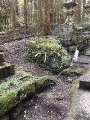 上色見熊野座神社の{uncategorized: "未分類", other: "その他", undefined: "問題あり", building: "その他建物", grave: "お墓", sacred_gate: "鳥居", guardian: "狛犬", statue: "像", buddha: "仏像", history: "歴史", nature: "自然", garden: "庭園", animal: "動物", pagoda: "塔", temizu: "手水舎", mountain_gate: "山門・神門", sanctuary: "本殿・本堂", subordinate: "末社・摂社", art: "芸術", scenery: "景色", jizo: "地蔵", ema: "絵馬", goshuin: "御朱印", omikuji: "おみくじ", items: "授与品その他", amulet: "お守り", goshuincho: "御朱印帳", eats: "食事", festival: "お祭り", votive_dance: "神楽", shichigosan: "七五三参", wedding: "結婚式", experience: "体験その他", initially: "初詣", around: "周辺", anti_infection: "感染症対策"}