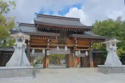 湊川神社の山門・神門