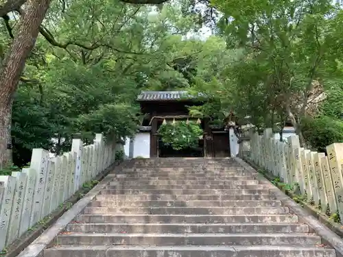 東雲神社の山門