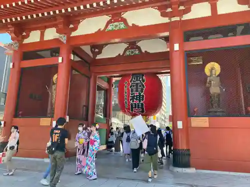 浅草寺の山門・神門
