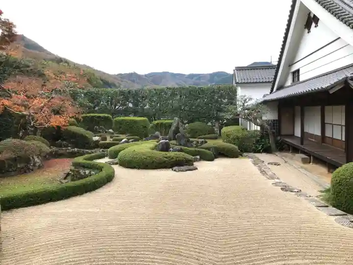 頼久寺の庭園