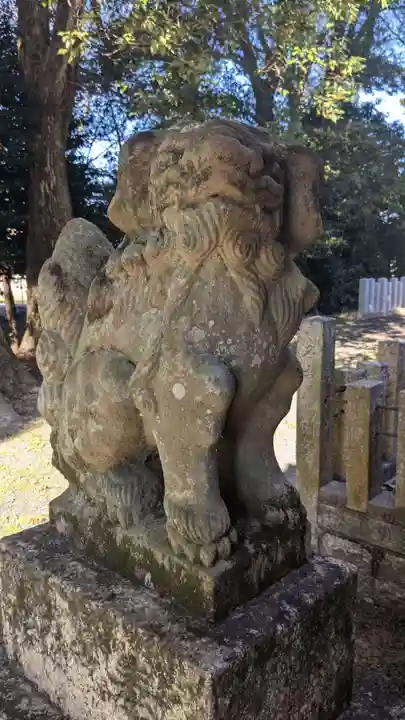 布智神社(本甲)の狛犬