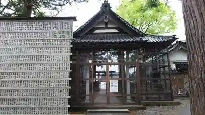 上野八幡神社の本殿