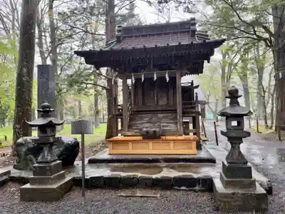 淺間神社（忍野八海）の末社・摂社